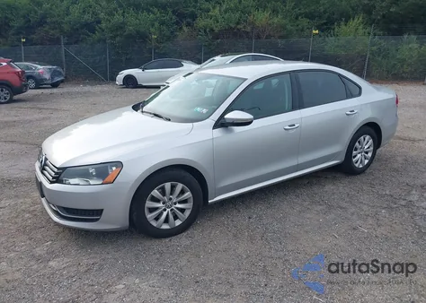 2012 Volkswagen Passat 2.5L S из США, поврежденный, VIN 1VWAH7A34CC097850